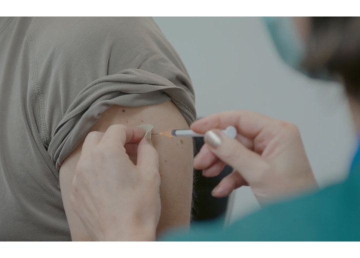 New Zealand điều chuyển những người làm tuyến đầu chống dịch chưa tiêm vaccine Covid-19